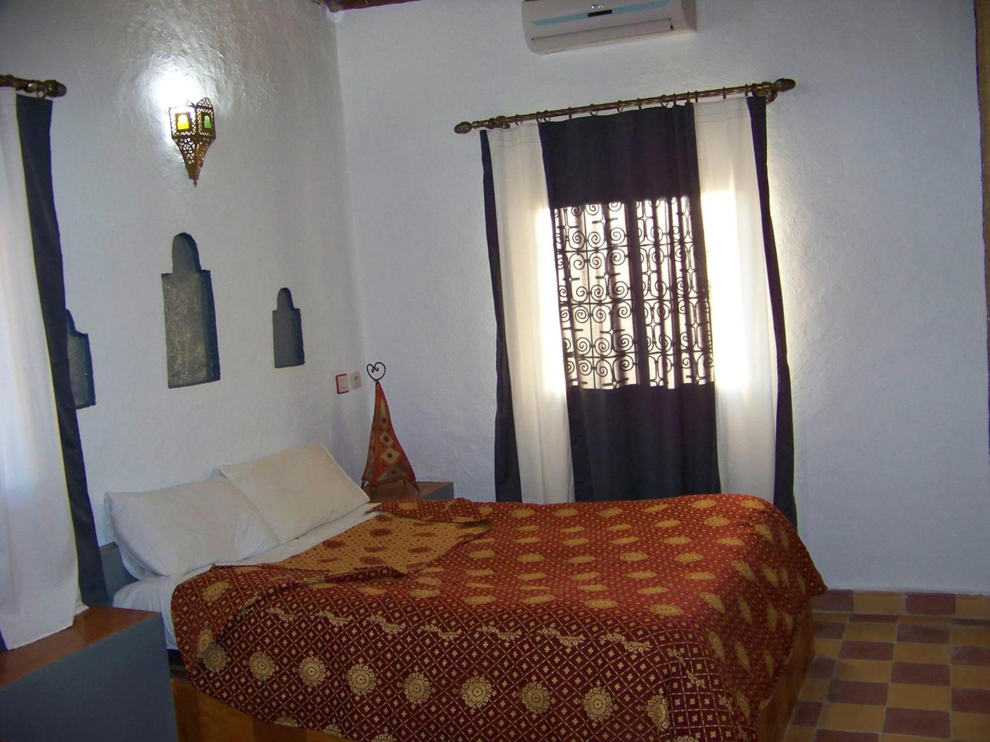 Les Portes Du Desert Merzouga Esterno foto
